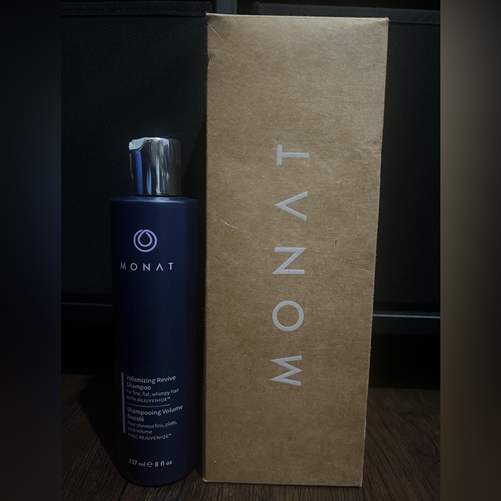 Monat Volumizing Revive Shampoo